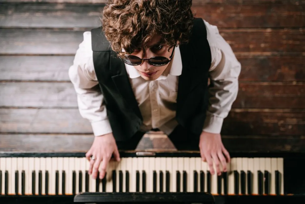 blind pianist