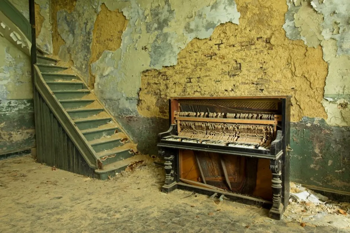 piano mystery
